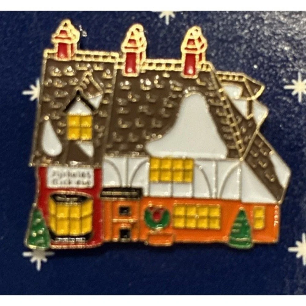 Dept 56 Lapel Pin Dickens Village 1992 Cottage First in Series Nicholas Nickleby